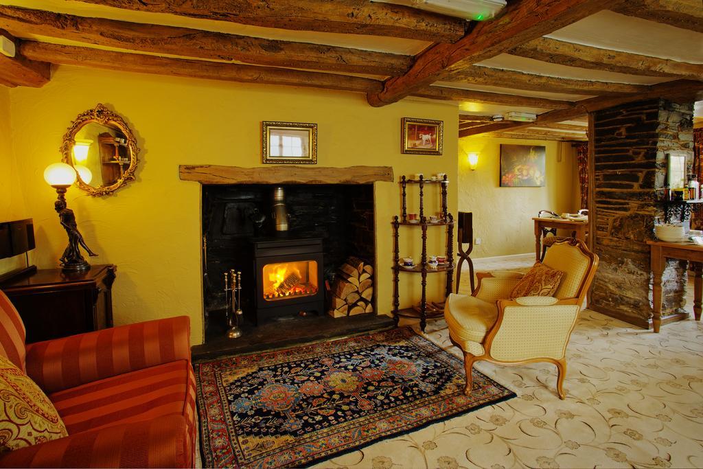 Отель Tinhay Mill Lifton Экстерьер фото